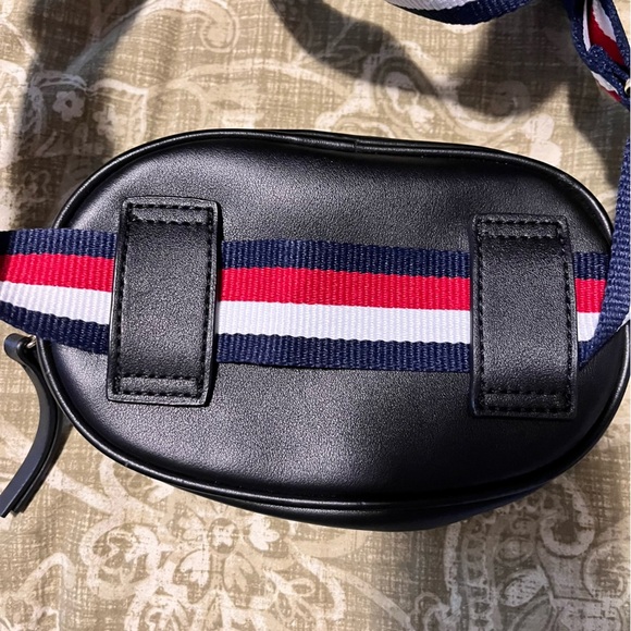 Tommy Hilfiger Belt Bag - Picture 2 of 12